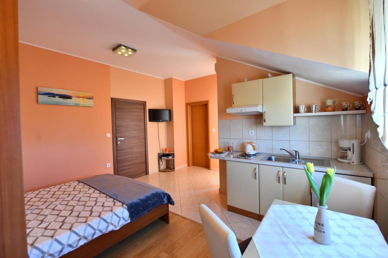 Apartments Villa Miranda Vodice Ngoại thất bức ảnh