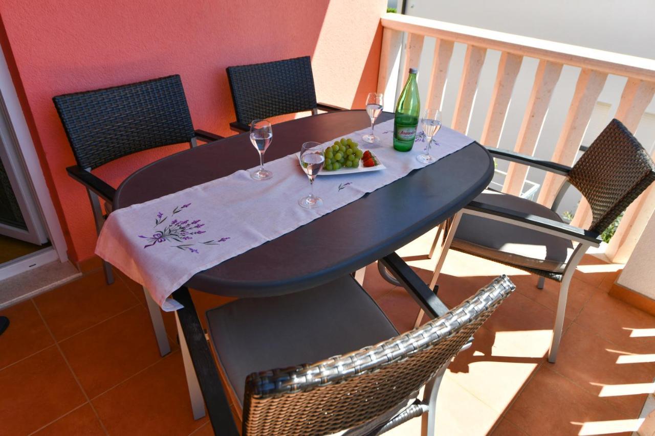 Apartments Villa Miranda Vodice Ngoại thất bức ảnh