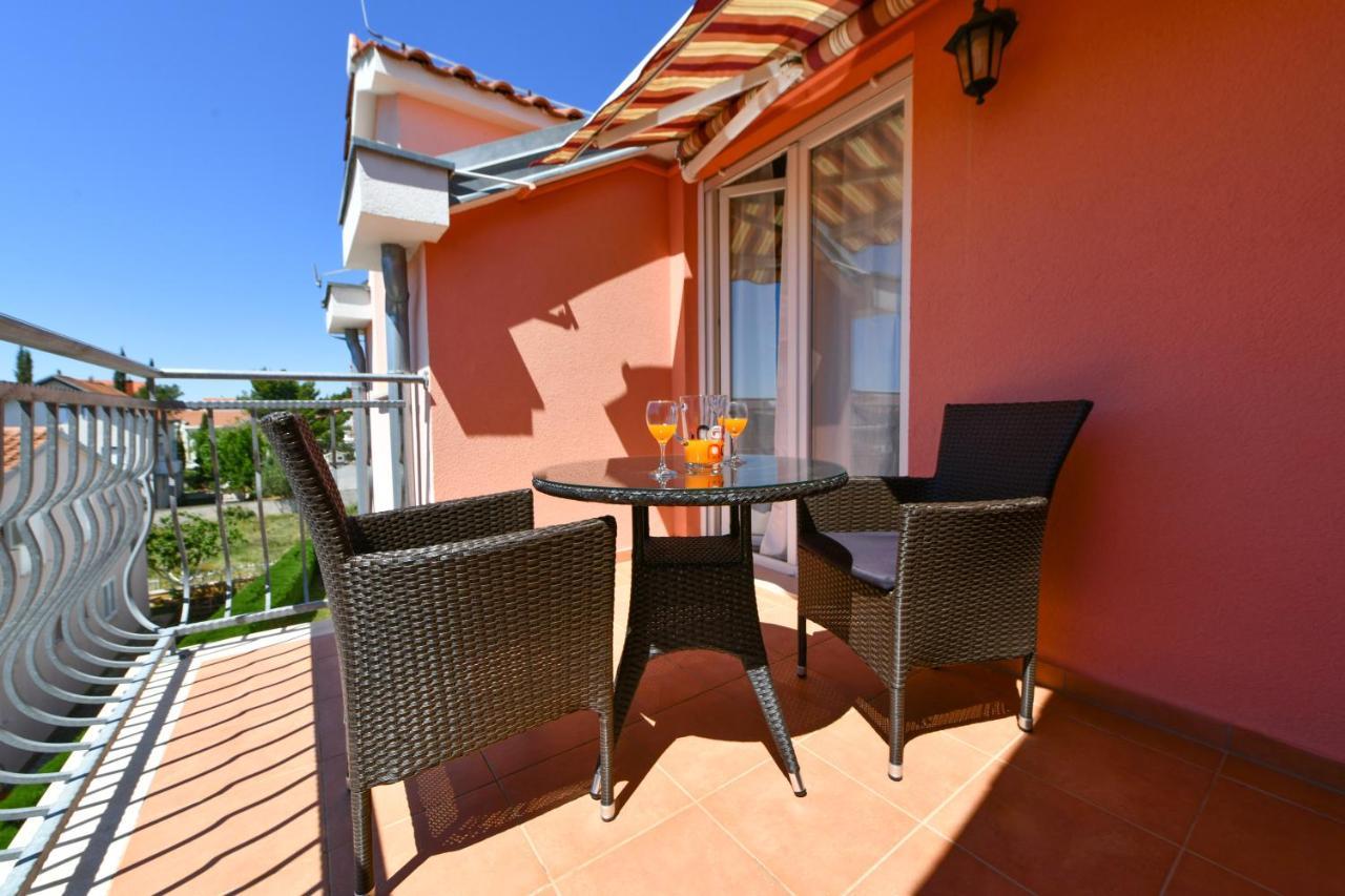 Apartments Villa Miranda Vodice Ngoại thất bức ảnh