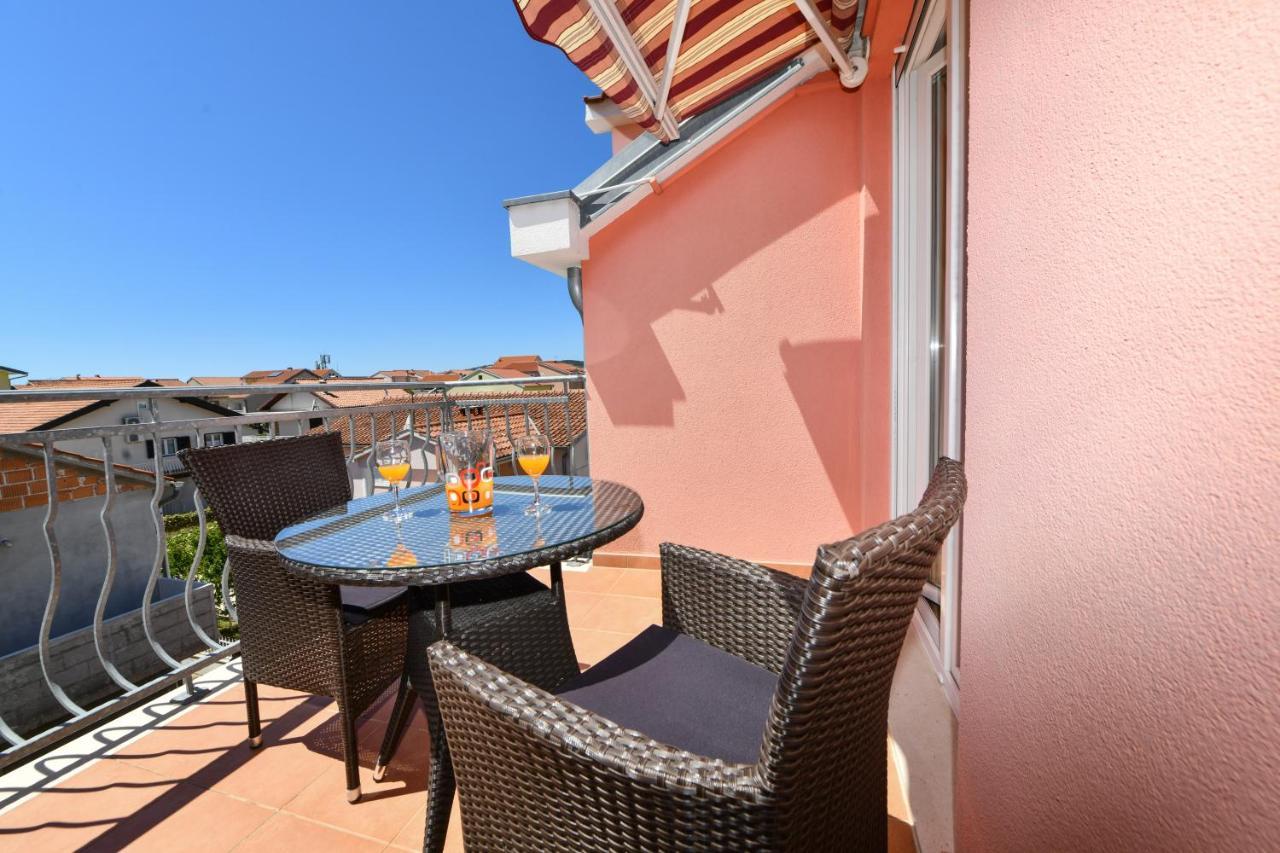 Apartments Villa Miranda Vodice Ngoại thất bức ảnh