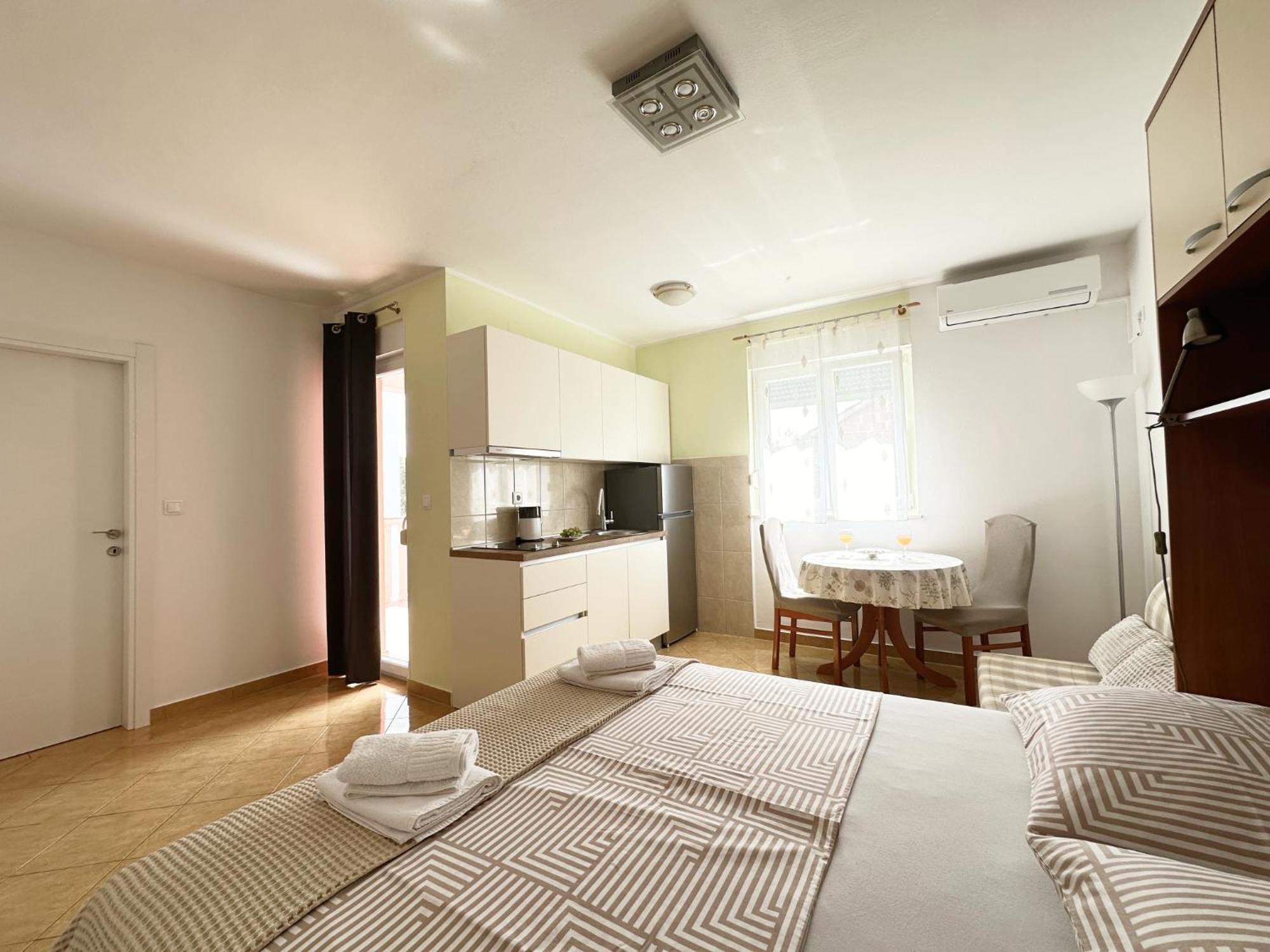 Apartments Villa Miranda Vodice Ngoại thất bức ảnh